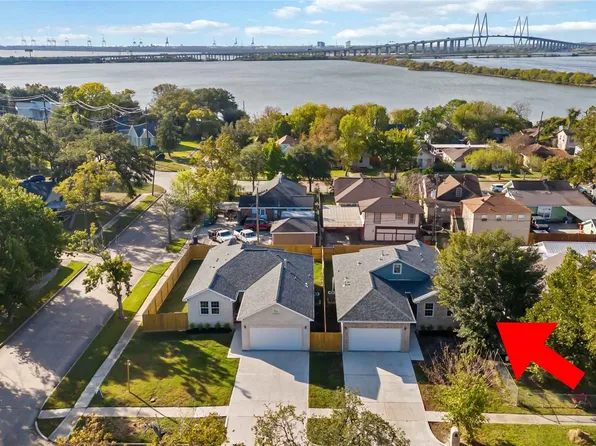 3205 Nebraska St, Baytown, TX 77520