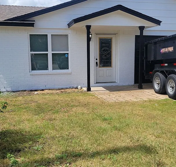 1402 Miranda Ave — Photo 2