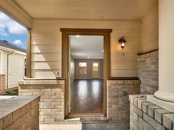 2nd image of 2667 Skyview Glen Ct