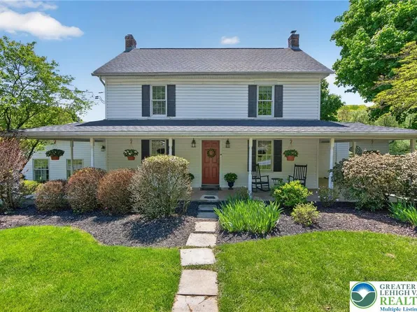 6612 Powder Valley Rd, Zionsville, PA 18092