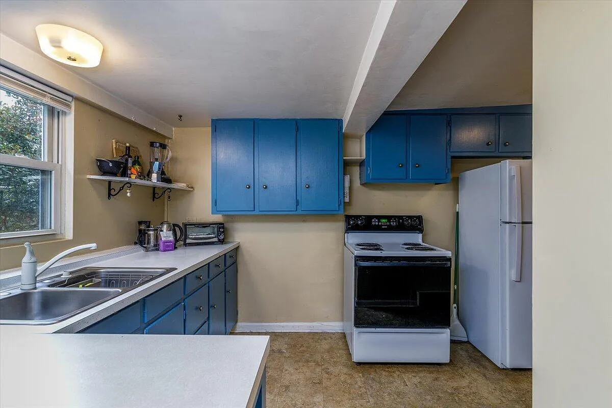 1 bed, 1.0 bath, 1000 sqft, $1,200 — Photo 2