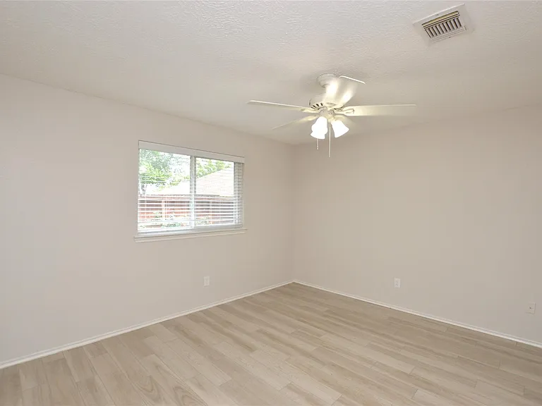 703 Flower Field Ct — Photo 17
