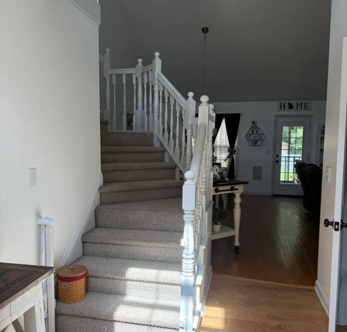 4 bed, 2046 sqft, $2,200 — Photo 3