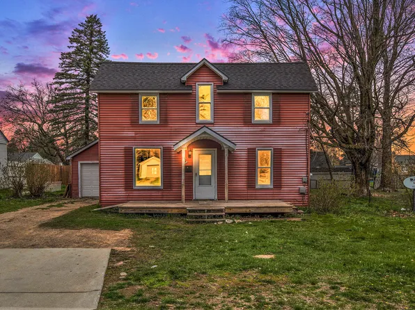335 E 2nd St, Gaylord, MI 49735