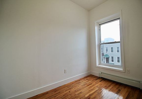 5th image of 1248 Putnam Ave #3