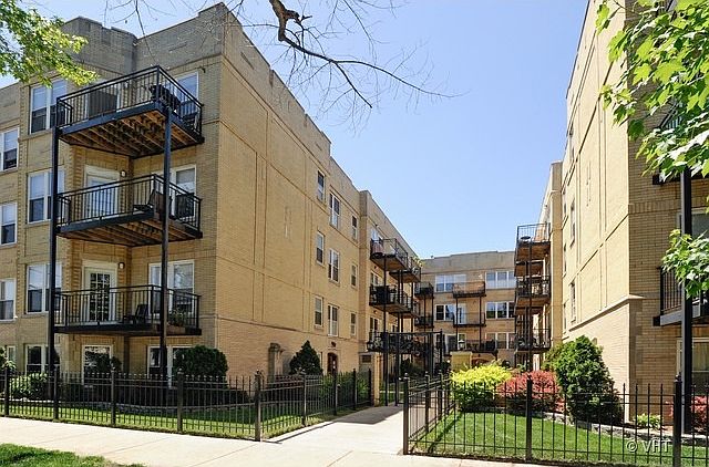 1st image of 4012 N Albany Ave #A-2
