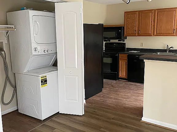 4th image of 1221 Villa Ln Unit C