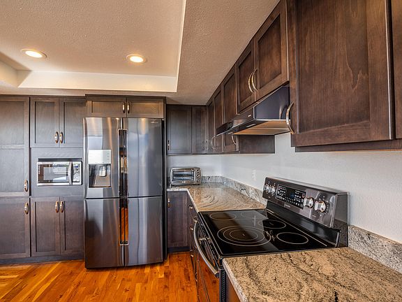 4th image of 1097 NE 7th Dr