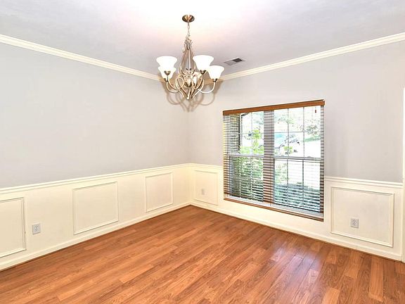 5th image of 225 Willow Trace Ct