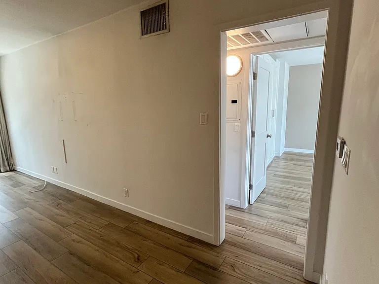 419 S Rexford Dr #2 — Photo 21