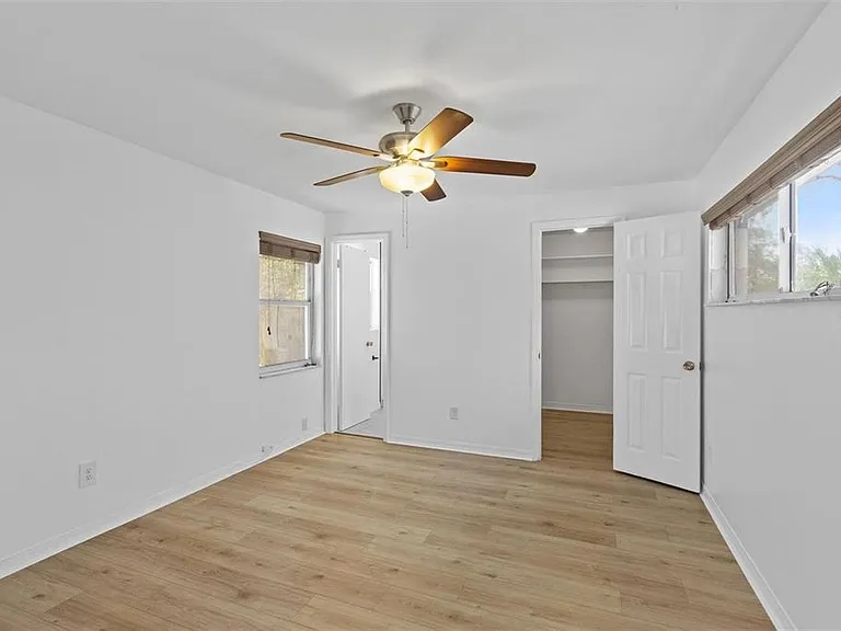 6206 S Foster Ave — Photo 11