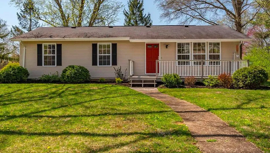 3644 E Park Ln photo 1
