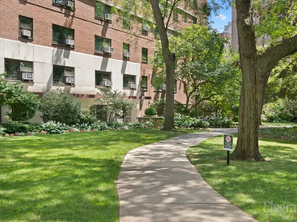 195 Adams Street 6E image 18 of 18