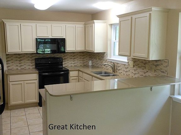 5th image of 611 Willow Bend Dr