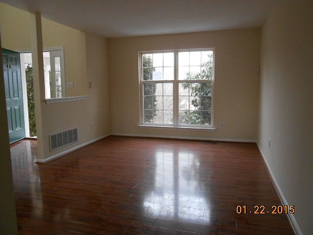 1st image of 131 Owenwood Dr