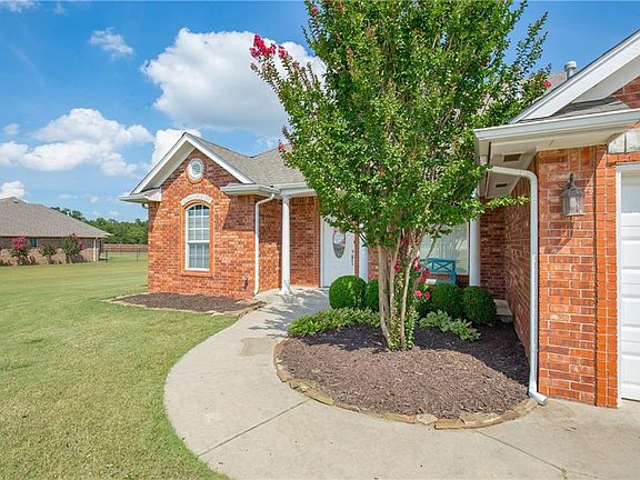 2nd image of 4174 Driftwood Cir