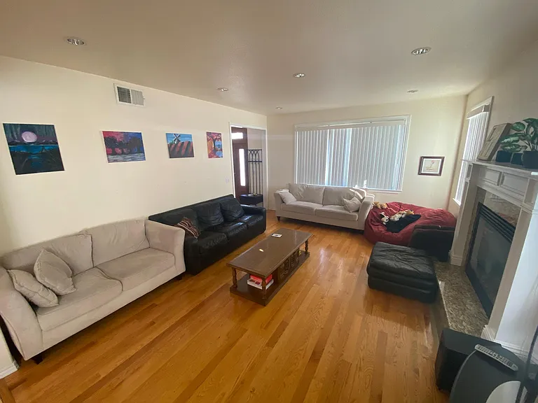 877 Donohoe St #B — Photo 3