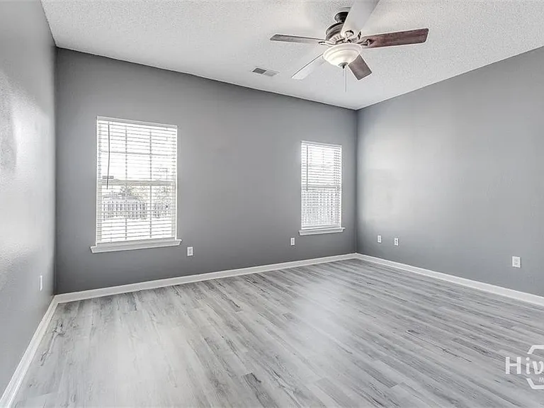 105 Archwood Dr — Photo 16