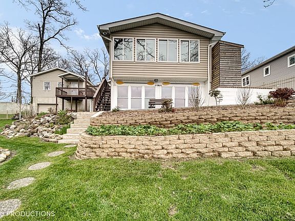 3rd image of 502 Grand View Ave