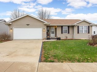 2290 Hillview Dr, Marion, IA 52302