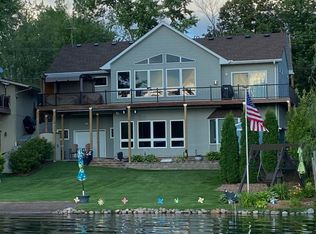 1132 Bay Dr SE, Forest Lake, MN 55025