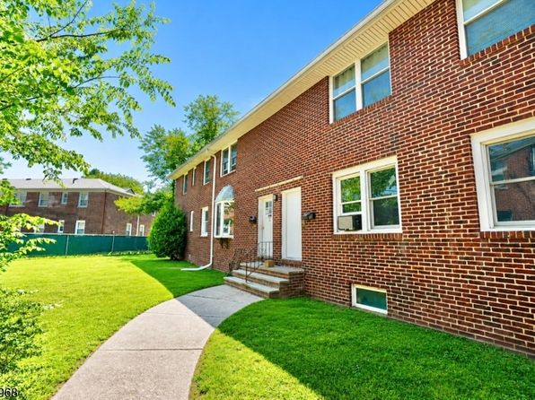 15 N Carpenter Ter APT 1R
