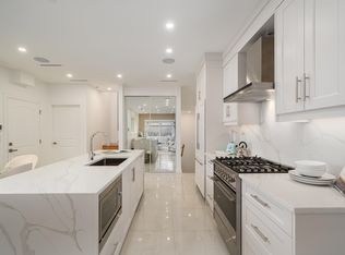 2523 W 8th Ave, Vancouver, BC V6K2A4