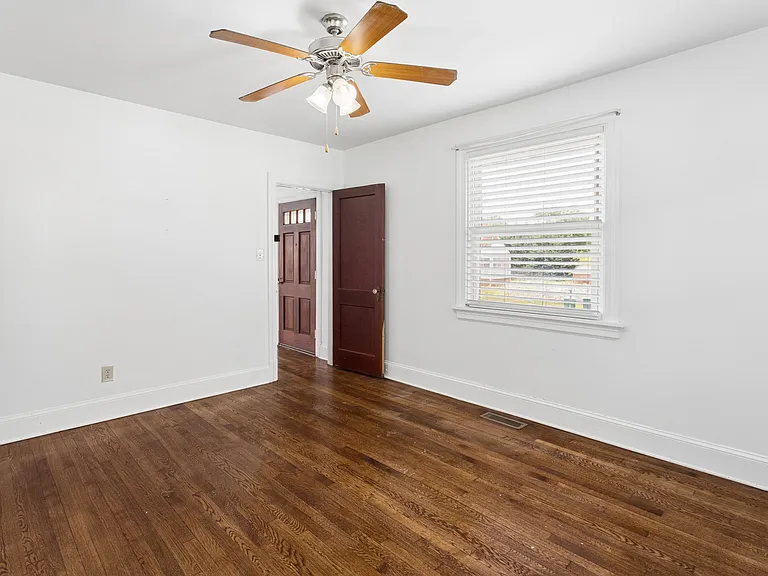 2307 Rawlings Ct — Photo 28