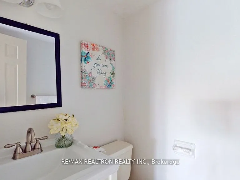 38 Chant Cres — Photo 18
