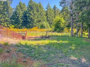 863 C St, Elkton, OR 97436