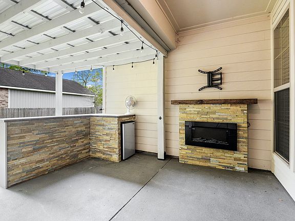 3rd image of 43223 Pond View Dr