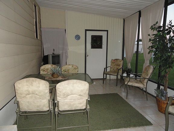 3rd image of 821 E Palm Valley Dr