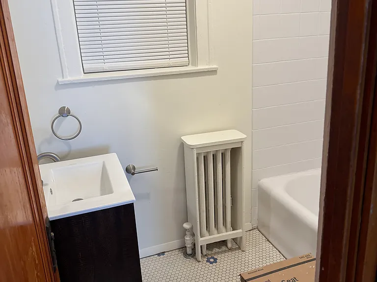 2737 N Laramie Ave — Photo 9