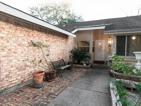 3rd image of 22615 Dabney Manor Ln