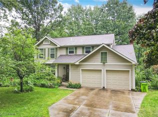 1471 Newport Dr, Macedonia, OH 44056