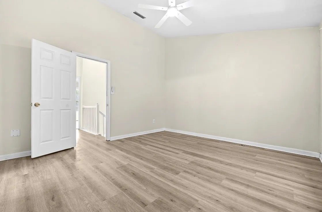 3 bed, 2.5 bath, 2000 sqft, $2,700 — Photo 3