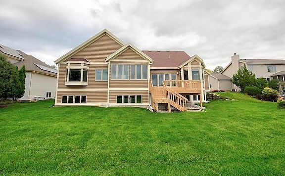 3rd image of 5605 Sedgemeadow Rd