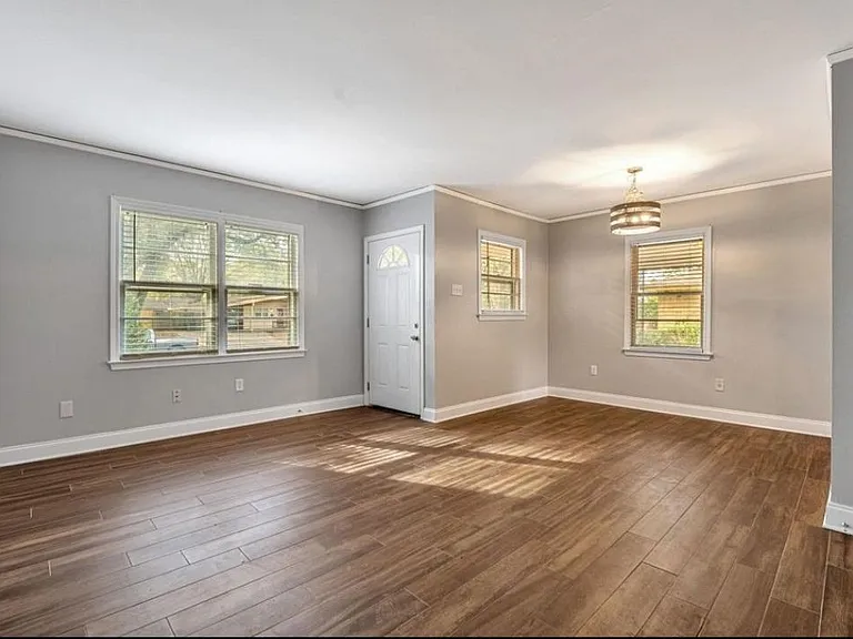 1302 Dogwood Dr — Photo 4