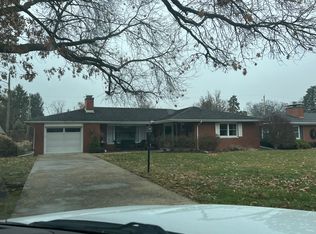 2204 E Jackson St, Bloomington, IL 61701