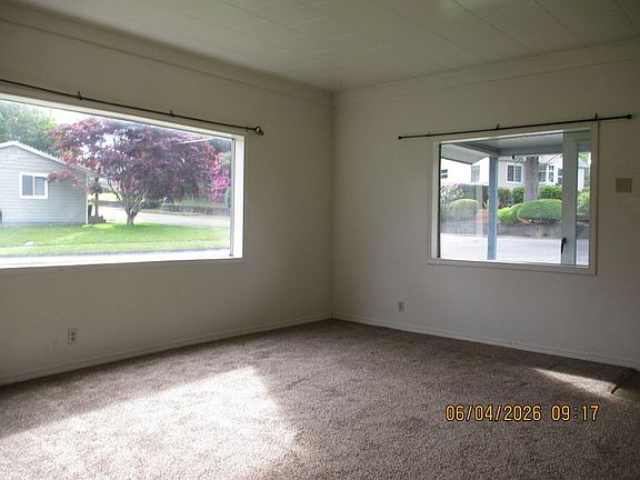3rd image of 804 W Marcy Ave