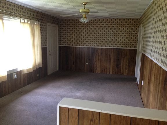 3rd image of 401 Hickory St