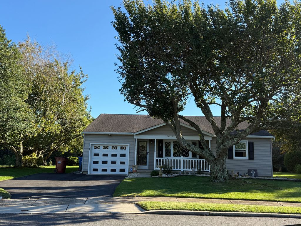 111 Langley Ct - Property Image