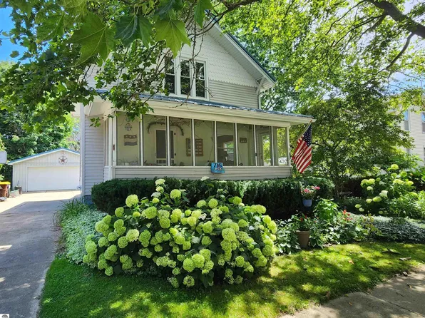 716 Woodworth Ave, Alma, MI 48801