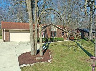 408 Woodland East Dr, Greenfield, IN