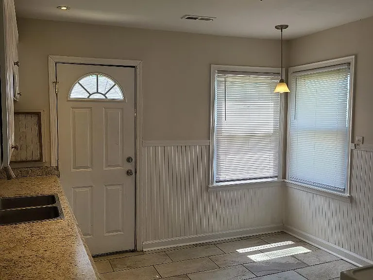 38 E Rowland Ave — Photo 3