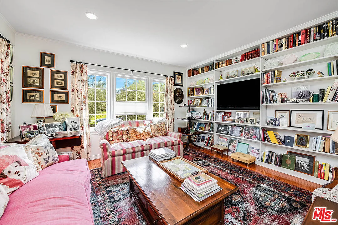 5 bed, 4.5 bath, 3959 sqft, $21,000 — Photo 4