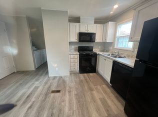 2419 Eight Mile Rd #16, Kawkawlin, MI 48631