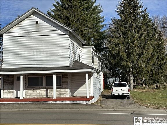 2nd image of 5456 E Lake Rd