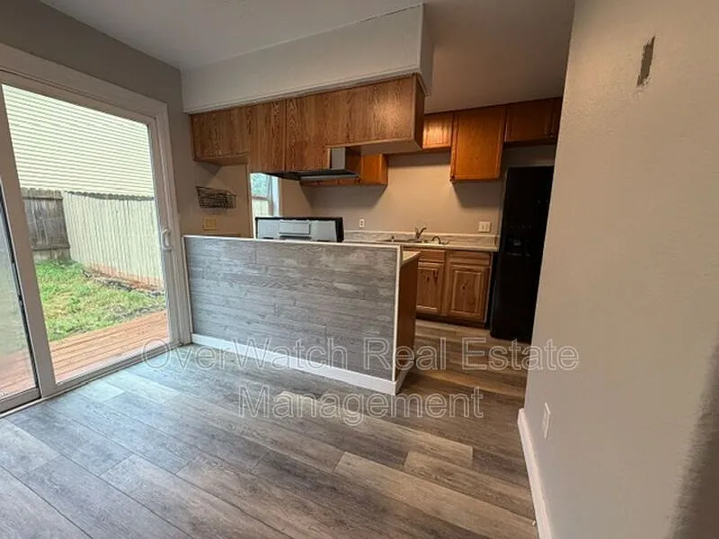 2 bed, 1.0 bath, 847 sqft, $1,550 — Photo 3