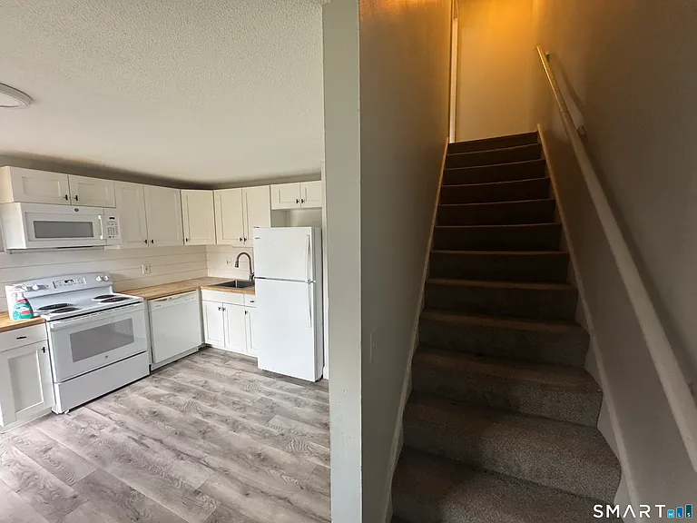 239 Old Farms Rd #5C — Photo 8